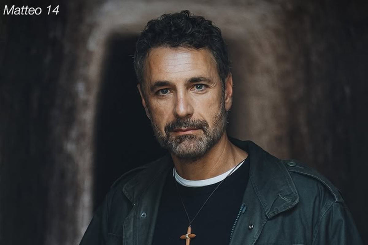 Raoul Bova interpreta don massimo